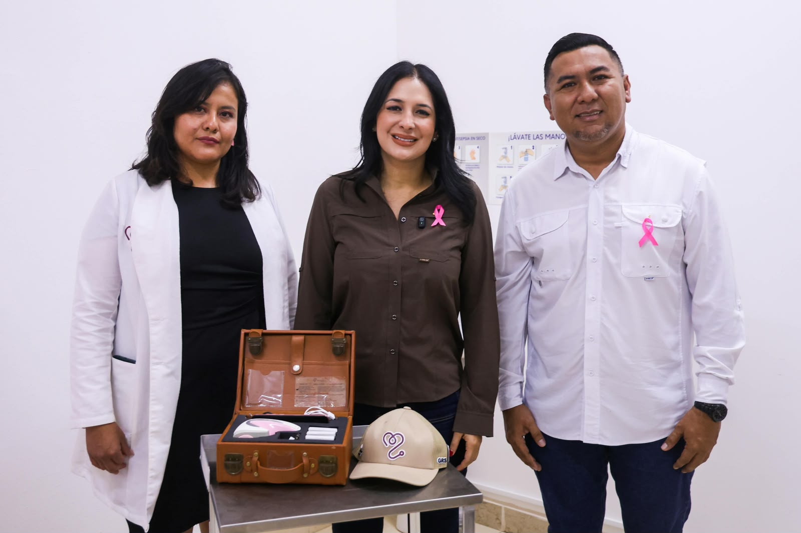 Estefanía Mercado refuerza prevención contra el cáncer de mama en Playa del Carmen